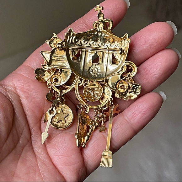 KIRKS FOLLY | CINDERELLA COACH Brooch Pin "Too Late For The Ball" - Picture 13 of 13